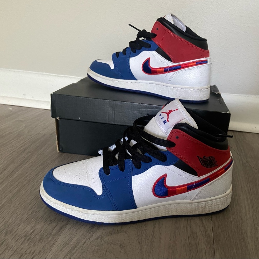 Air Jordan 1 MID SE (GS) white/ university red-rush Blue